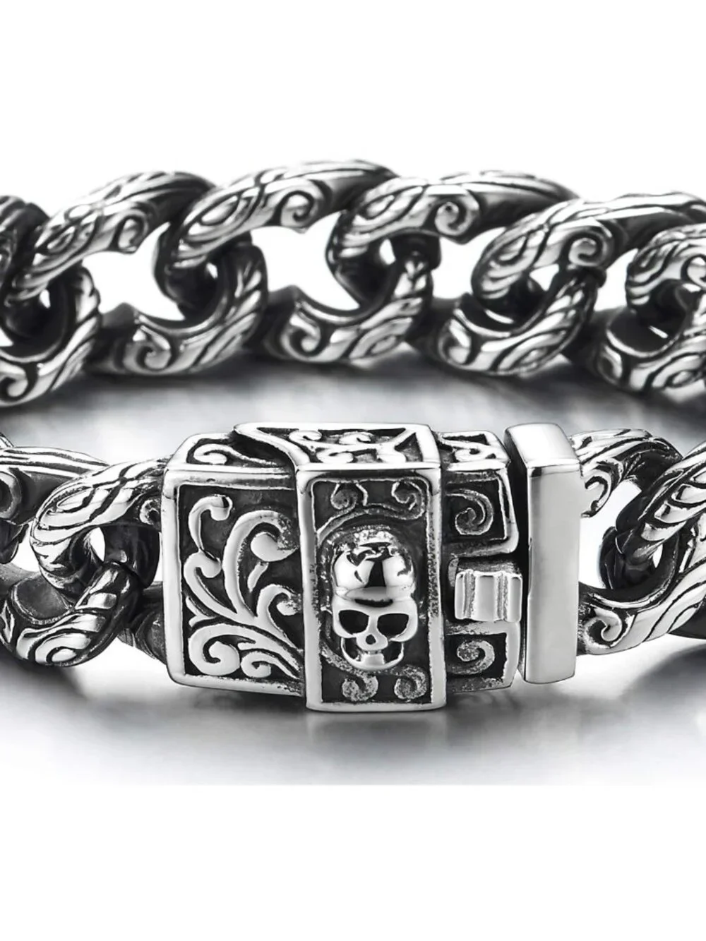 Gothic Retro Men's Large Steel Tribal Curb Chain Bracelet with Skull Clasp